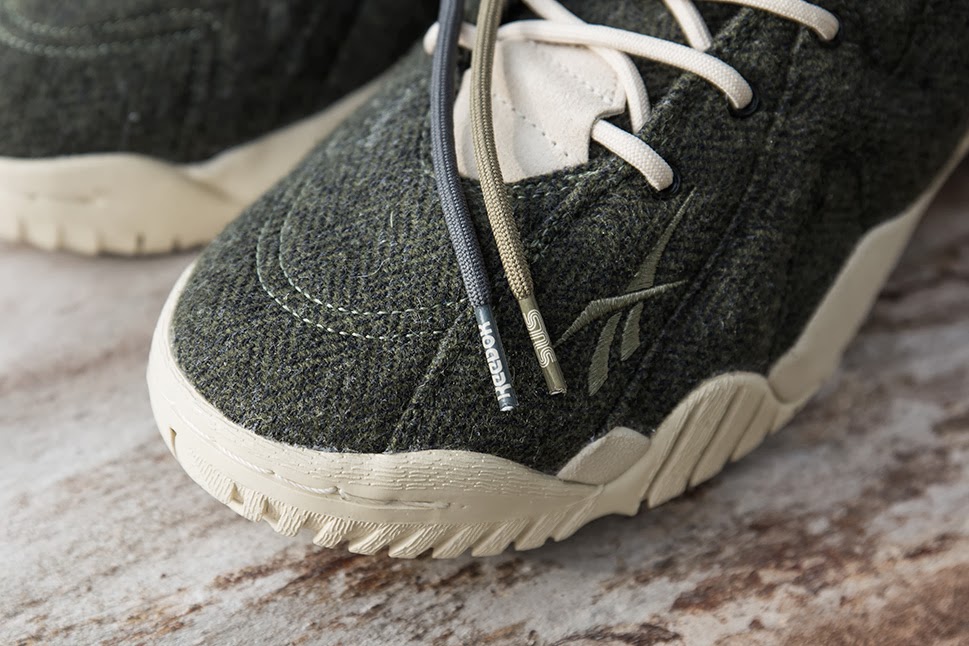 Sneakersnstuff x Reebok Kamikaze II Herringbone details