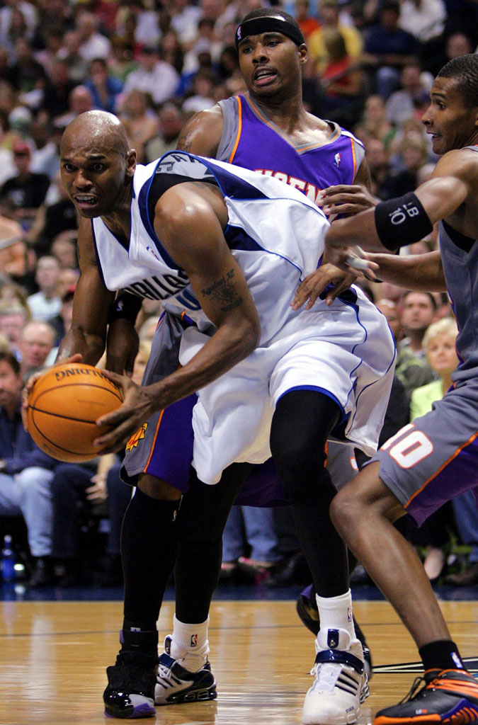 Quentin Richardson wearing Air Jordan XX 20 Phoenix Suns Away PE