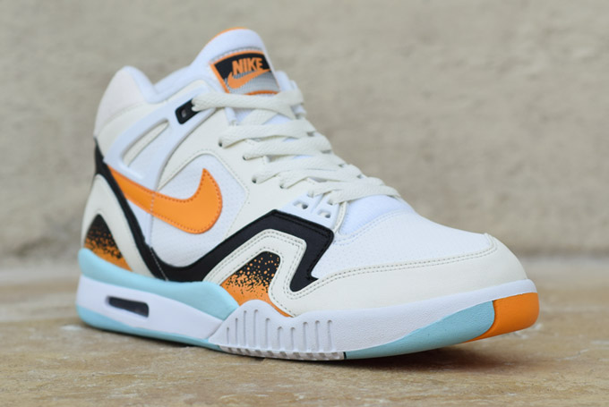 nike air tech challenge kumquat