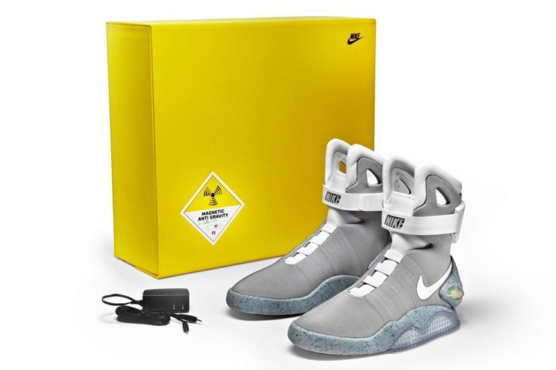 línea a lo largo abuela News: First Round of Nike MAG Back to the Future Shoe Auctions Raise  $917,000 | Sole Collector