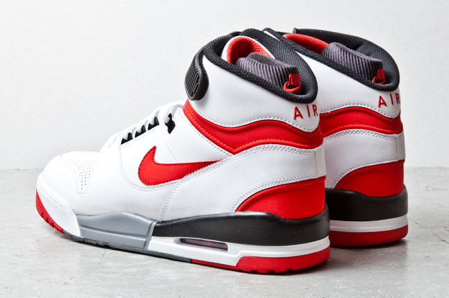 Nike air revolution store red