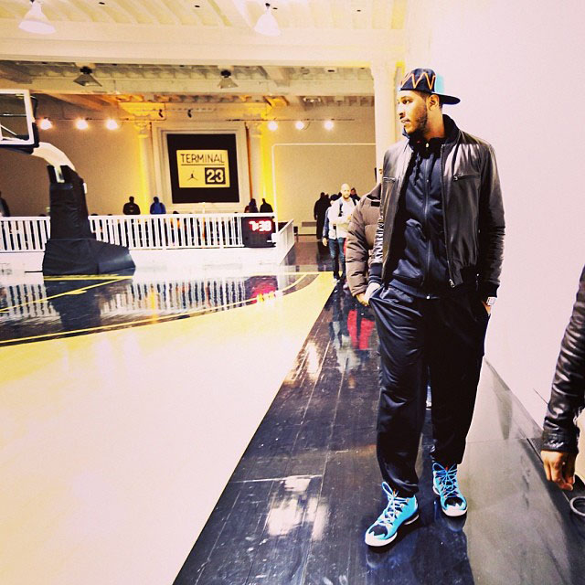 Carmelo Anthony wearing Jordan Melo M10 Powder