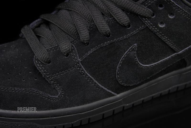 nike sb blackout