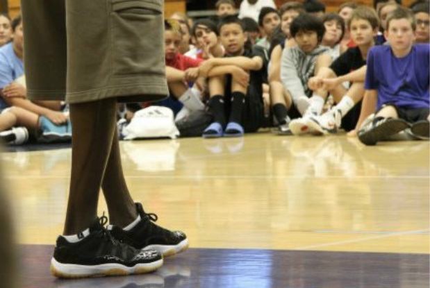 jordan 11 low black gum