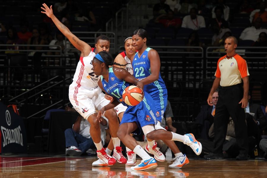 Essence Carson wearing Nike Zoom Hyperdunk 2011 Low PE