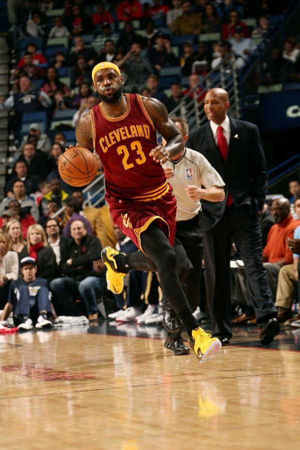 LeBron James wearing Nike LeBron 12 Taxi Yellow/Black PE (3)