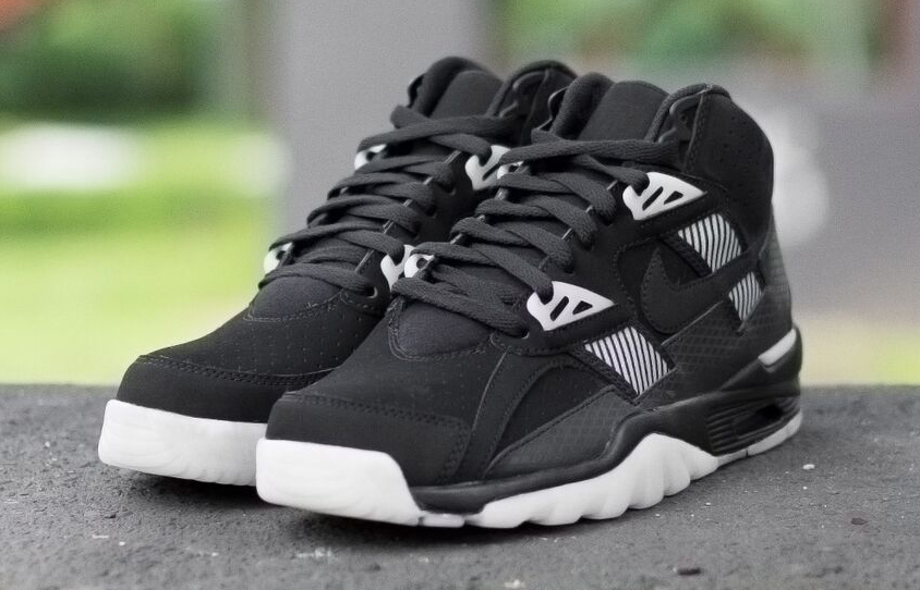 Nike Brings Black and White for Bo 