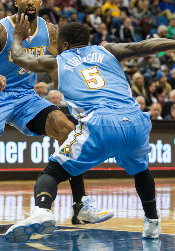 Nate Robinson wearing Air Jordan XIII 13 White/Neutral Grey-University Blue (2)