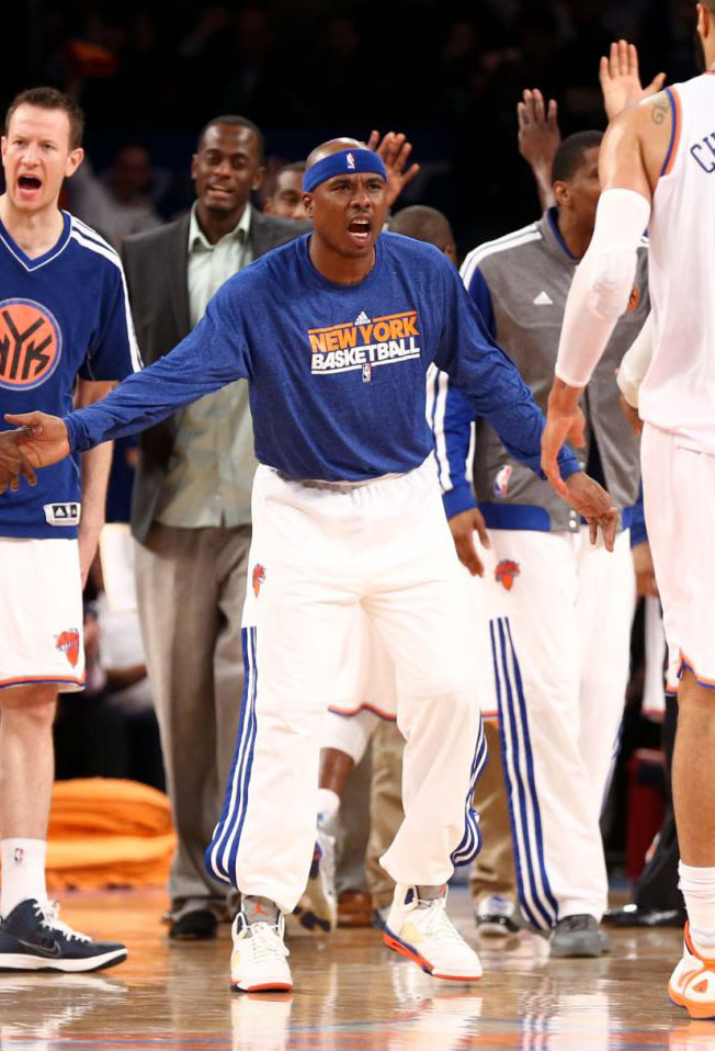 Quentin Richardson wearing Air Jordan V 5 New York Knicks Home PE