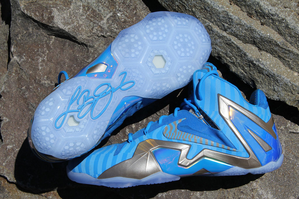 Lebron hot sale 11 blue