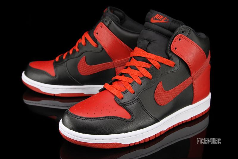 nike dunk black and red
