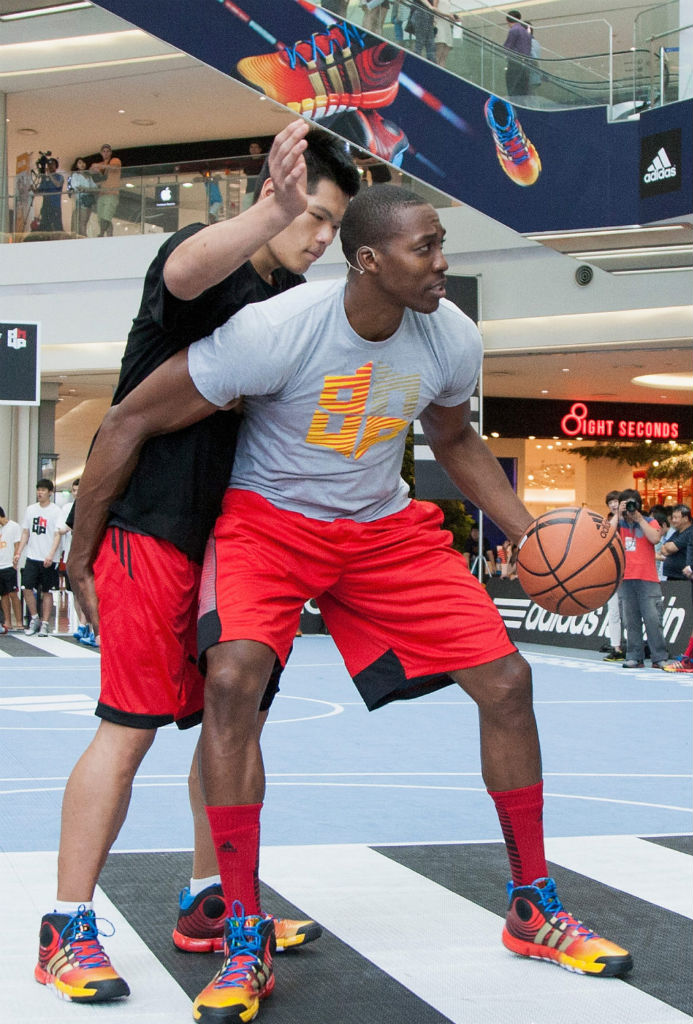 Dwight Howard Wearing "World Tour" adidas D Howard 4 In Seoul (7)