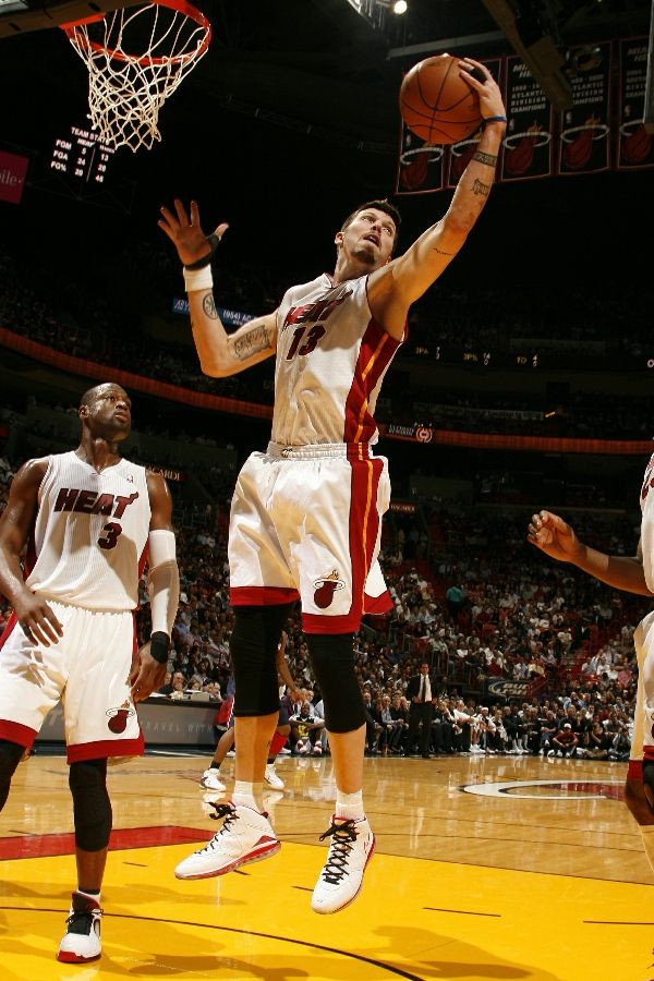 Mike Miller wearing the Nike Air Max LeBron 8