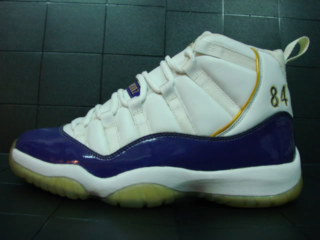 Randy Moss' Air Jordan XI 11 Minnesota Vikings Home PE