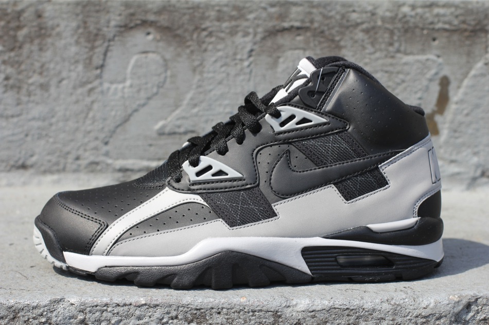 nike air trainer raiders