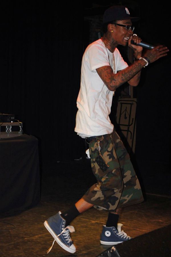 The game wearing clearance converse