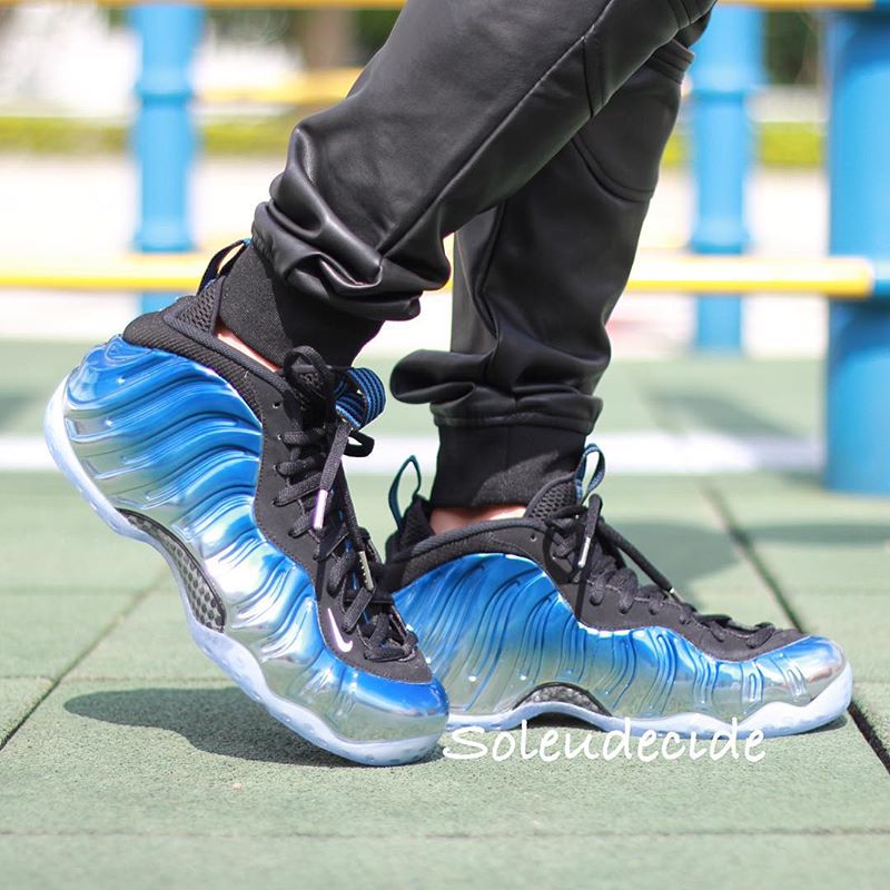 nike air foamposite one blue mirror