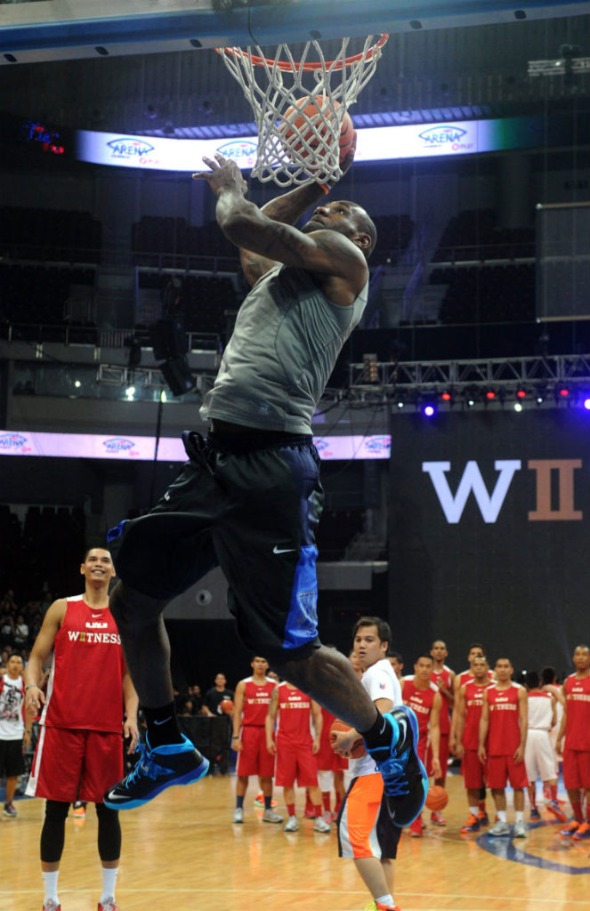 LeBron James wearing Nike Zoom Soldier VII Black Blue (8)