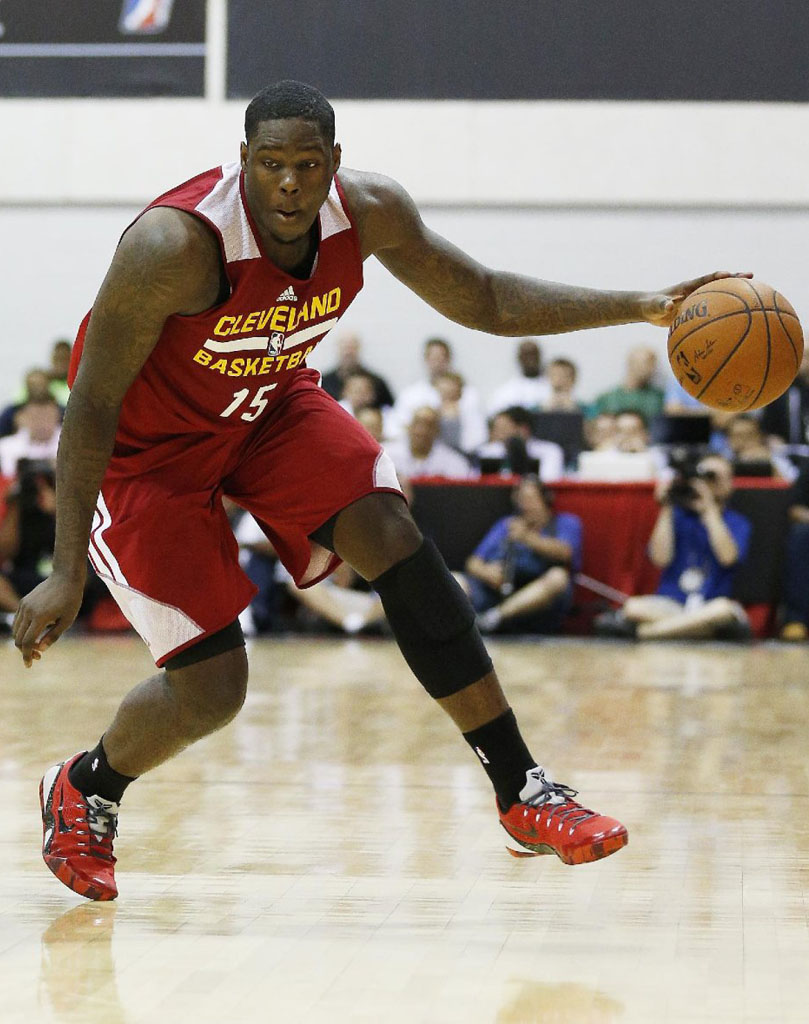 Anthony Bennett wearing Nike Kobe IX 9 EM iD