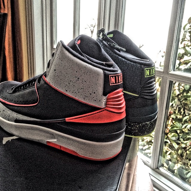 Rip Hamilton Picks Up Air Jordan II 2 Infrared & Nightshade