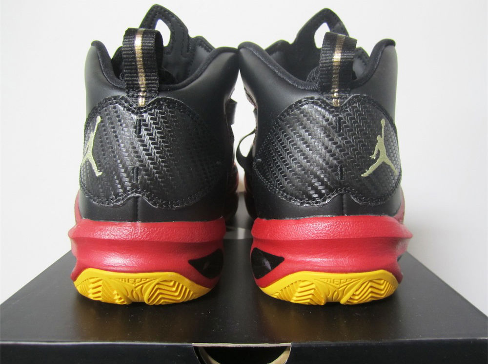 Jordan Melo M9 Black Metallic Gold Gym Red University Gold 551879-028 (3)