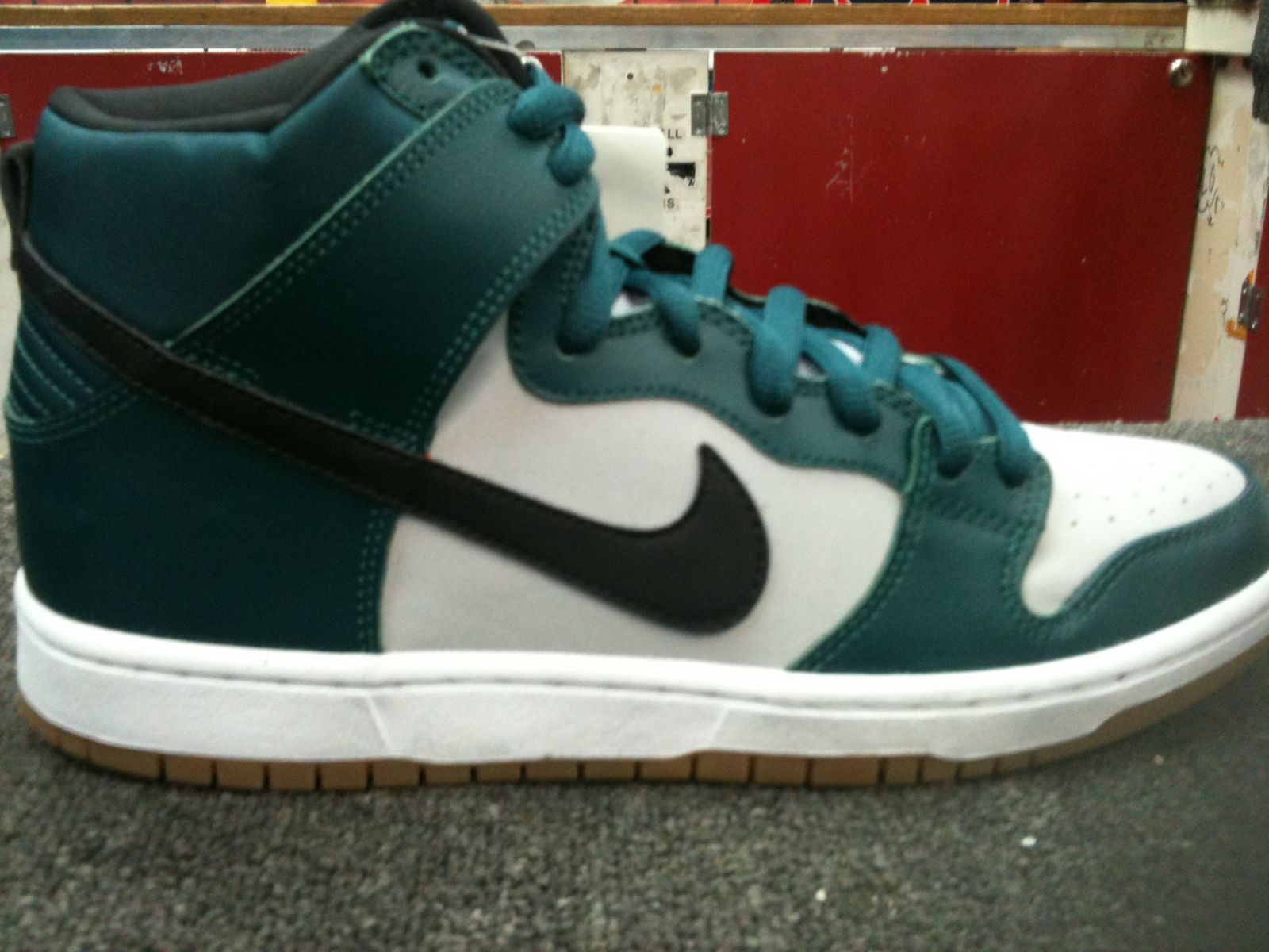 Nike SB Dunk High Green White Gum Summer 2013 Complex