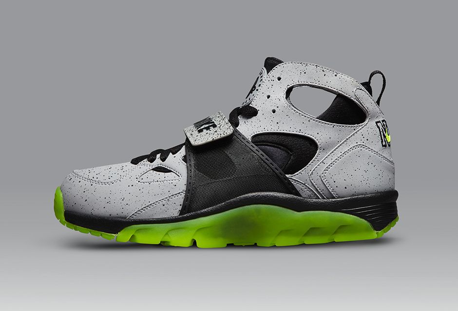 nike air trainer huarache cement