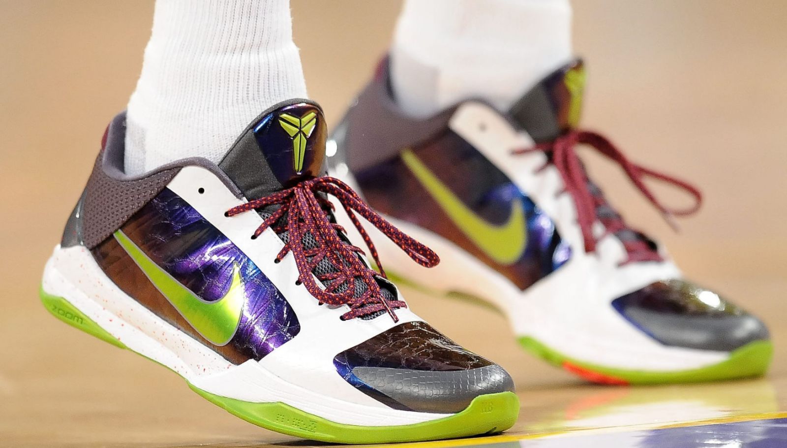 kobe xmas shoes