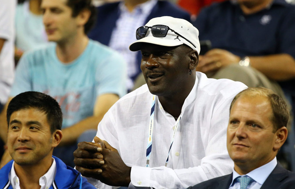 Michael Jordan Watches Roger Federer