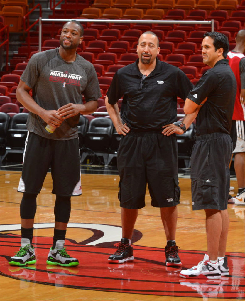 Dwyane Wade wearing Li-Ning Way of Wade Encore Grey Black Green (2)