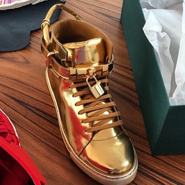 Justin Bieber Picks Up Buscemi 100mm Gold