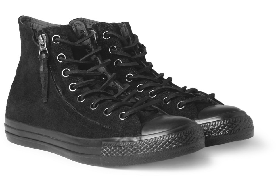 black converse with black sole
