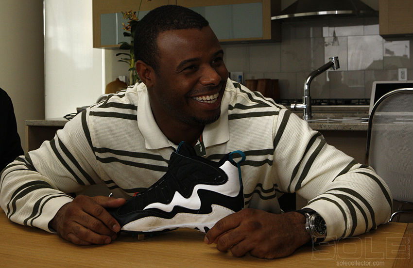 Seattle sports legend Ken Griffey Jr. and wife, Melissa, become