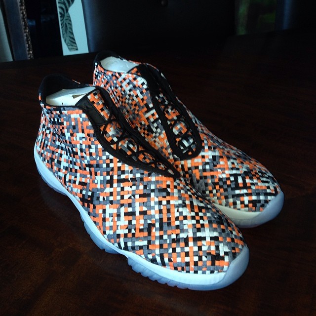 Warren Sapp Picks Up Air Jordan Future Multicolor