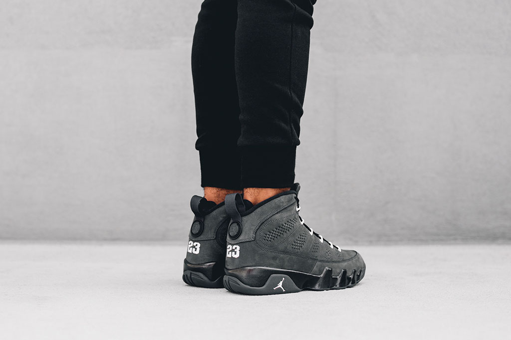 black jordan 9 retro