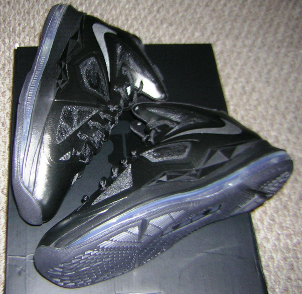 Release Date // Nike LeBron X - Carbon 