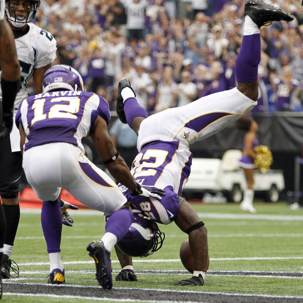 Adrian Peterson Returns to the Field in adidas adiZero 5-Star Mid (6)