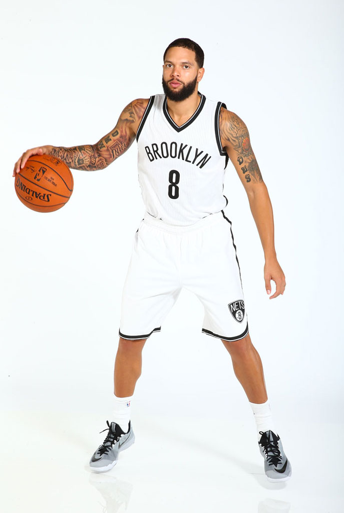 Deron Williams wearing Nike Zoom Run the One