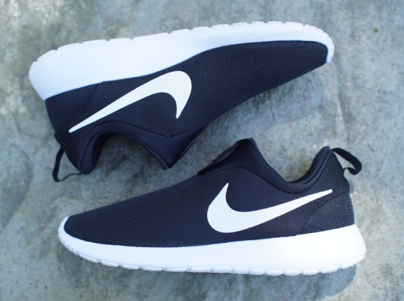 Nike Roshe Run Slip-On - Black/White 