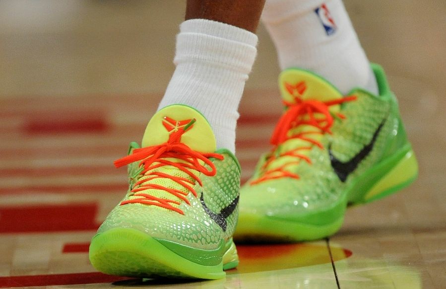 Kobe Bryant wearing the Nike Zoom Kobe VI