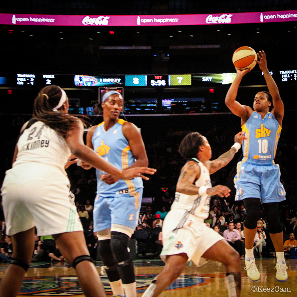 Epiphanny Prince wearing Nike Kobe 9 EM PE (1)