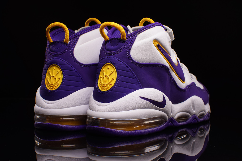 nike air max uptempo lakers