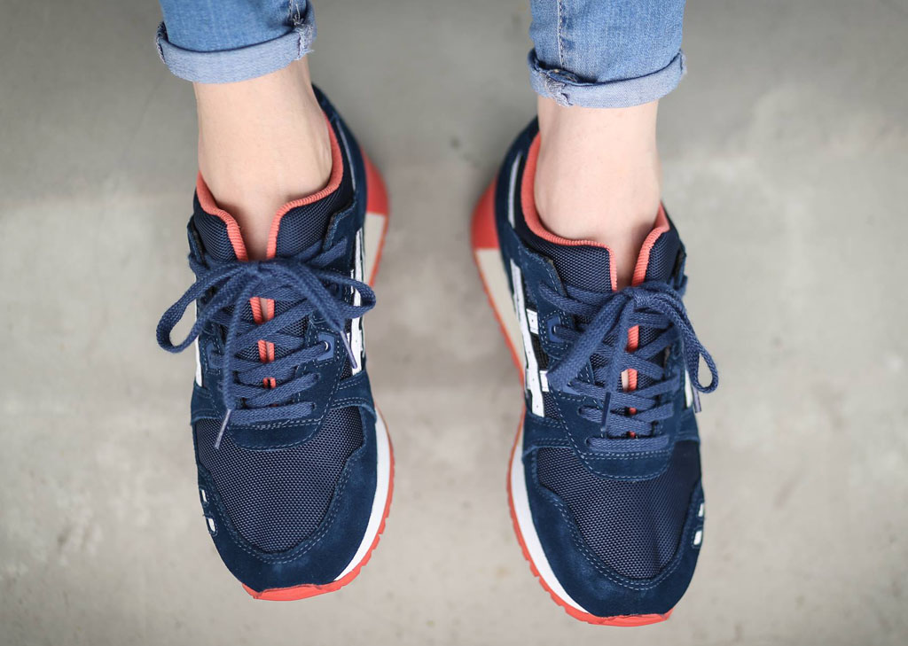 asics with split tongue