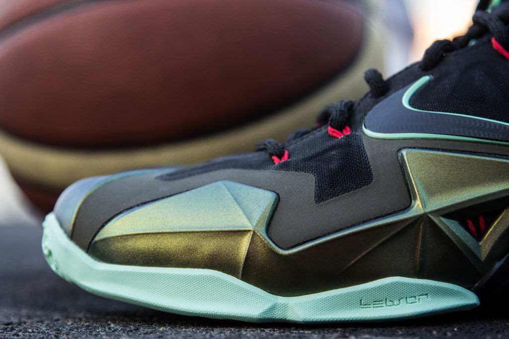 Nike LeBron XI 11 Parachute Gold (7)