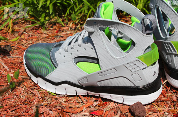 Nike huarache grey outlet and green