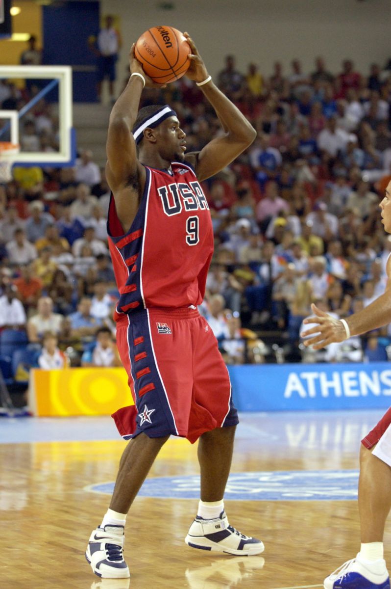 Throwback Thursday // LeBron James In The Nike Zoom LeBron II