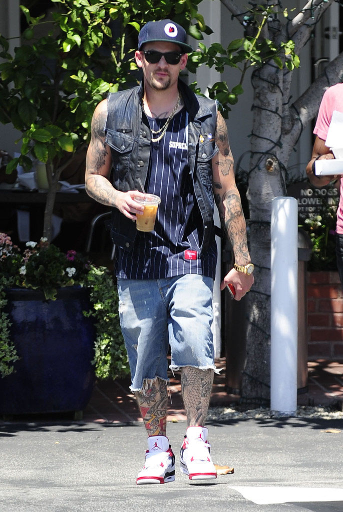 Joel Madden wearing Air Jordan IV 4 Fire Red (1)