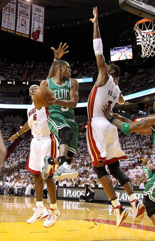 Rajon Rondo wearing Nike Zoom Kobe VI