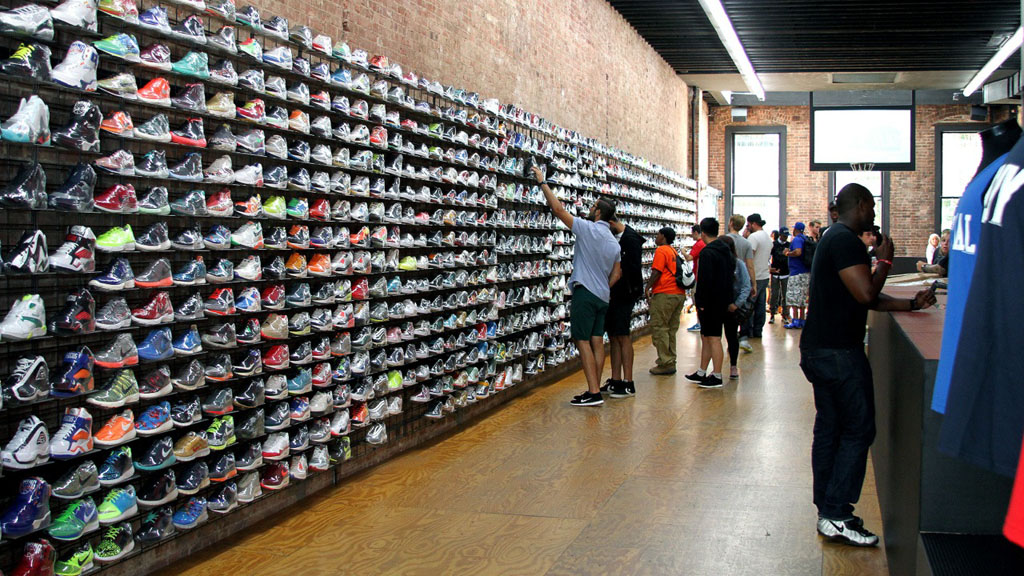 SNEAKER ALERT