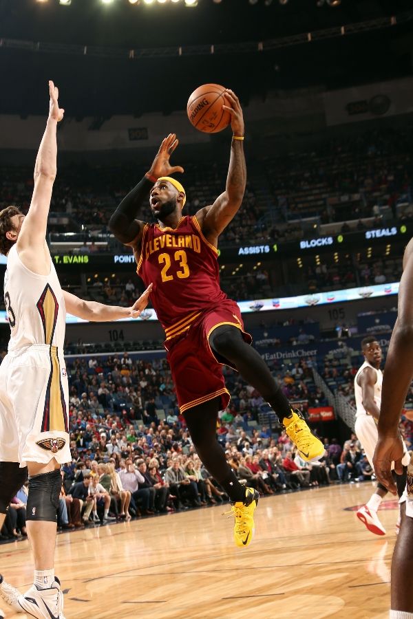 LeBron James wearing Nike LeBron 12 Taxi Yellow/Black PE (2)